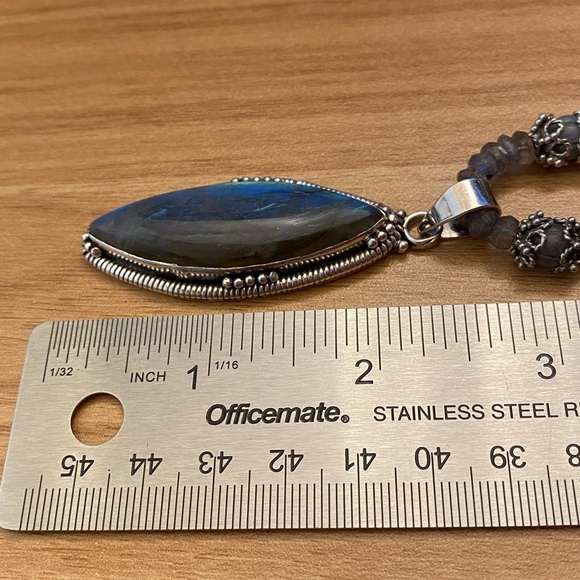 Intricate Labradorite Pendant 925 Silver Necklace - Picture 12 of 16